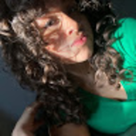 Meet your Posher, Isabella - Picture 1 of 1